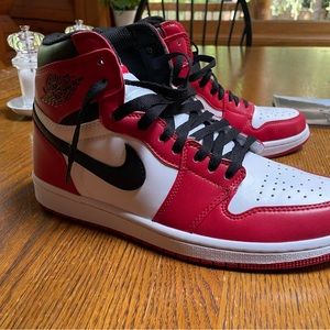 AIR JORDAN 1 RETRO
HIGH OG brand new never worn